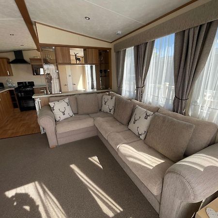 6 Berth Caravan With Decking At Manor Park In Hunstanton Ref 23017H Bagian luar foto
