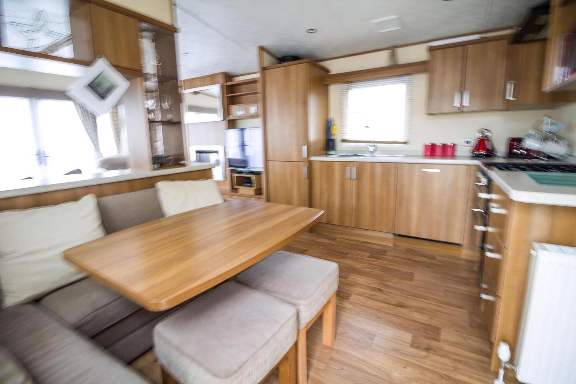 6 Berth Caravan With Decking At Manor Park In Hunstanton Ref 23017H Bagian luar foto