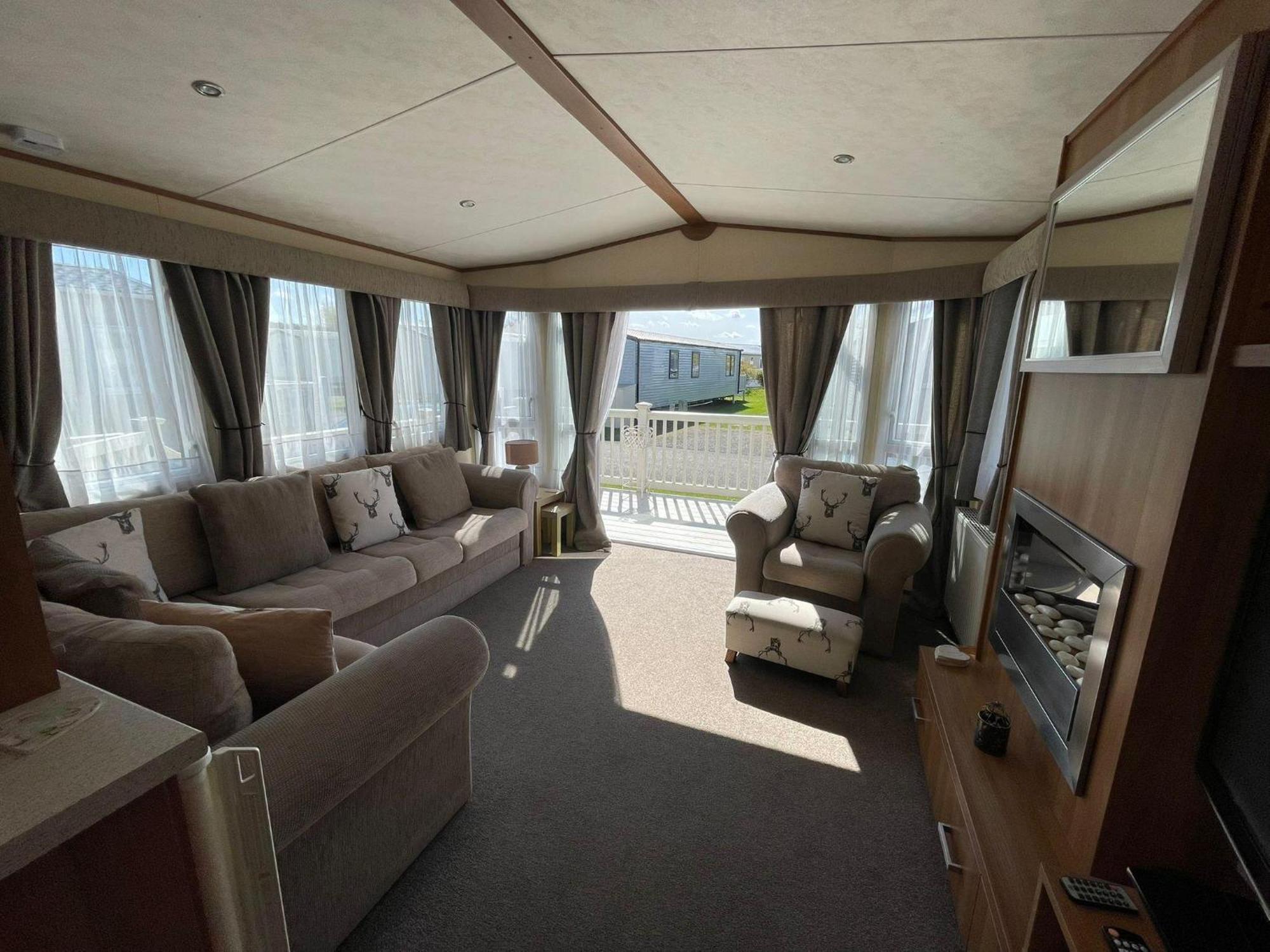 6 Berth Caravan With Decking At Manor Park In Hunstanton Ref 23017H Bagian luar foto